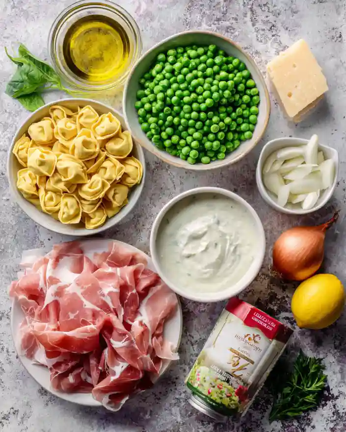  Ingredients for one-pot tortellini with prosciutto and peas
